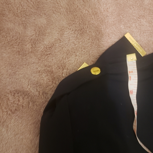 Michael Kors Sleeveless Dress Shirt - Picture 5 of 10